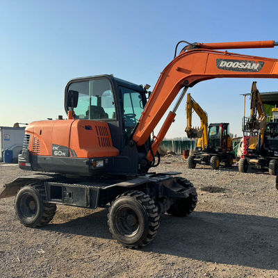 48KW ใช้เครื่องขุด DOOSAN เครื่องขุด DOOSAN DX60W เครื่องขุดไฮดรอลิกครอลเลอร์ 5550 kg