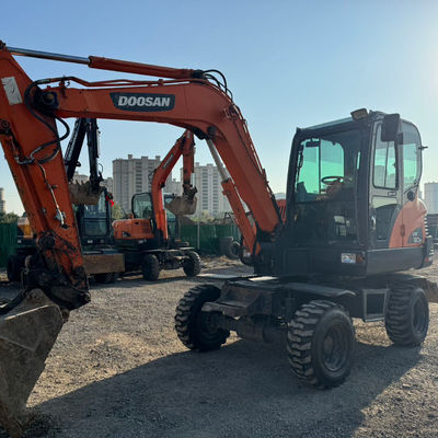 48KW ใช้เครื่องขุด DOOSAN เครื่องขุด DOOSAN DX60W เครื่องขุดไฮดรอลิกครอลเลอร์ 5550 kg