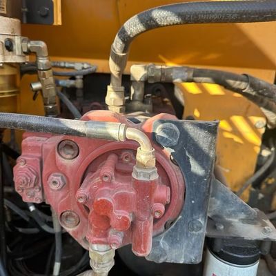 สีเหลือง ฮยอนได 305 เครื่องขุดถังมือสอง 198kw 1900rpm เครื่องก่อสร้างมือสอง