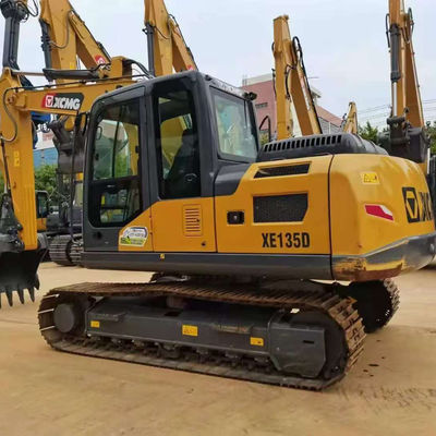 อุปกรณ์ขุดที่ใช้ได้แรง XCMG XE135 อุปกรณ์ขุดแบบไฮดรอลิกครอลเลอร์มือสอง