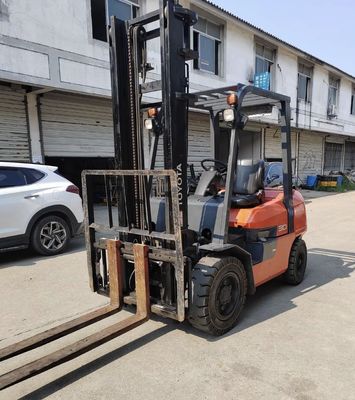 คอมแพคต์ TOYOTA 30 รถยก มือสอง เครื่องจักรกล